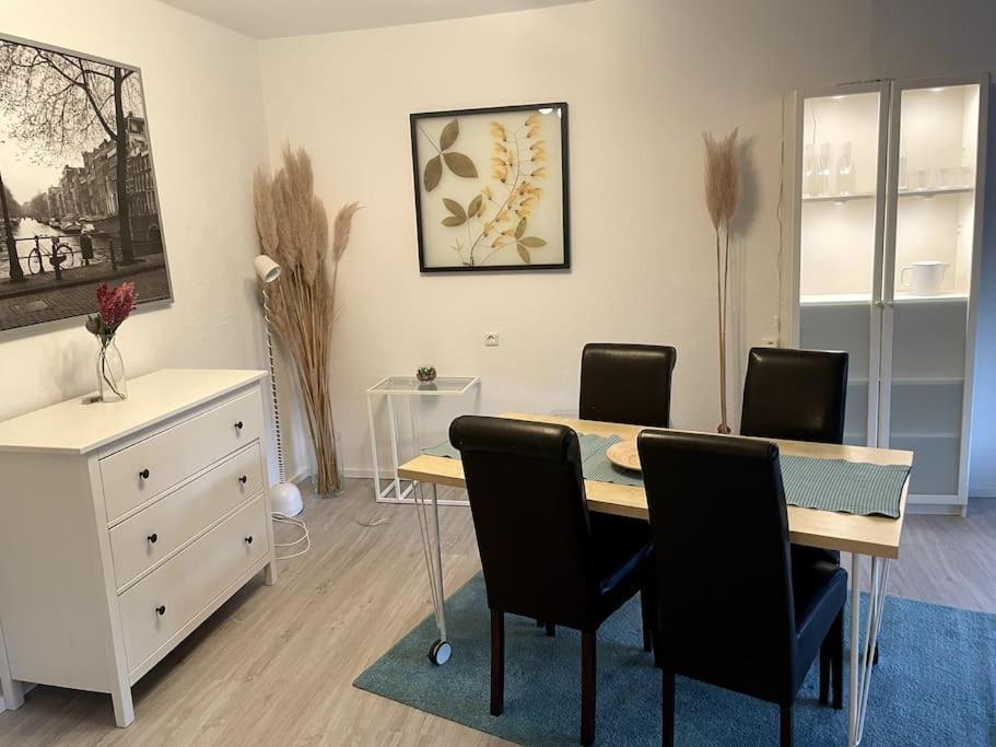 Schoene Ferienwohnung In Oldenburg Eversten 70M2, Zwei Raeume, Bis Zu 4 Personen Ngoại thất bức ảnh